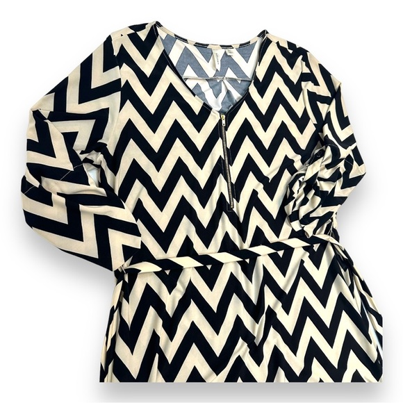 Women’s Chevron Dress- sizeXL - Picture 2 of 8